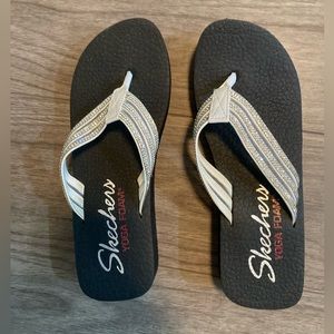 Skechers flip-flops
